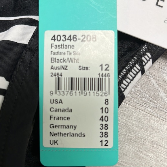 Never worn/ still has tags bikini bottom - Picture 4 of 4